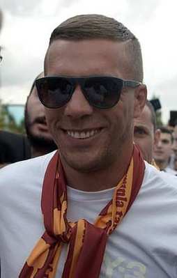 Podolski İstanbul'a geldi