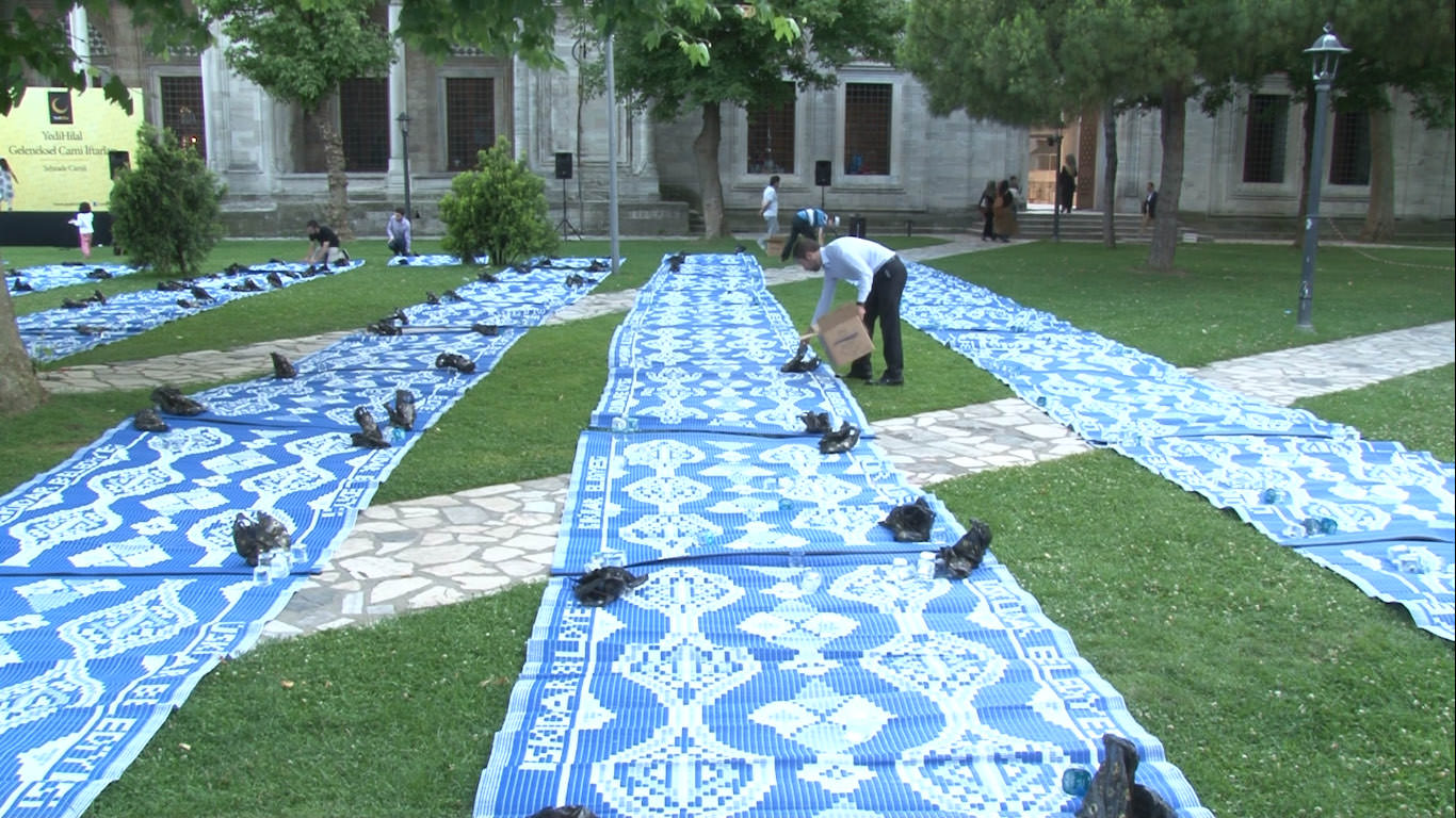 Medine usulü yer sofrası iftarı-1