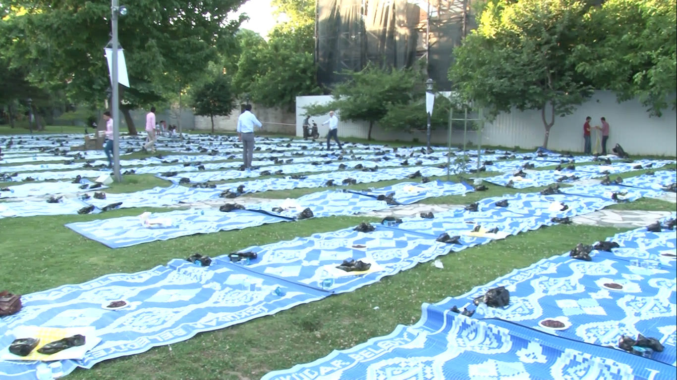 Medine usulü yer sofrası iftarı-2