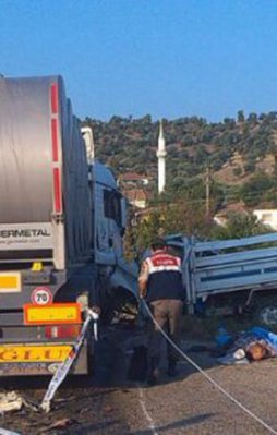 Manisa'da trafik kazası: 15 ölü