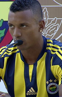 Formayı giydi imzayı attı!