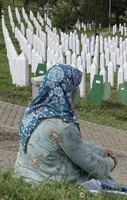 Avrupa Srebrenitsa soykırımı tasarısını oylayacak