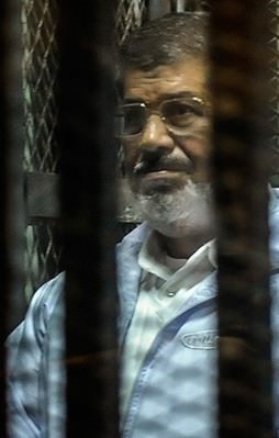 Mursi'nin duruşması ertelendi