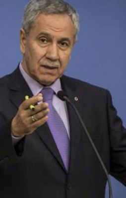 Arınç'tan Halaçoğlu'na sert tepki