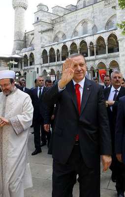 Cumhurbaşkanı Erdoğan'a tezahürat