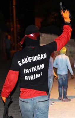 PKK'lılar polise saldırdı