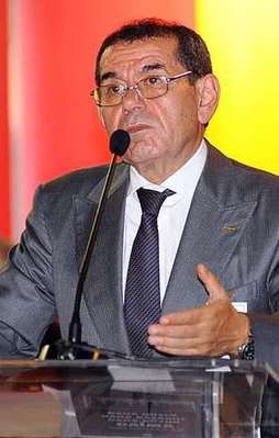 "40 milyon dolar faiz ödüyoruz"
