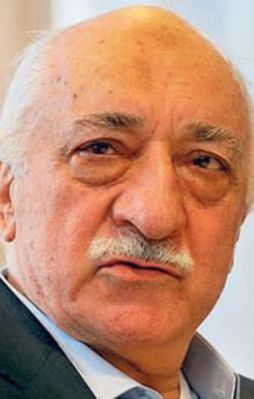 Bu fotoğraflar Gülen'in zoruna gitti