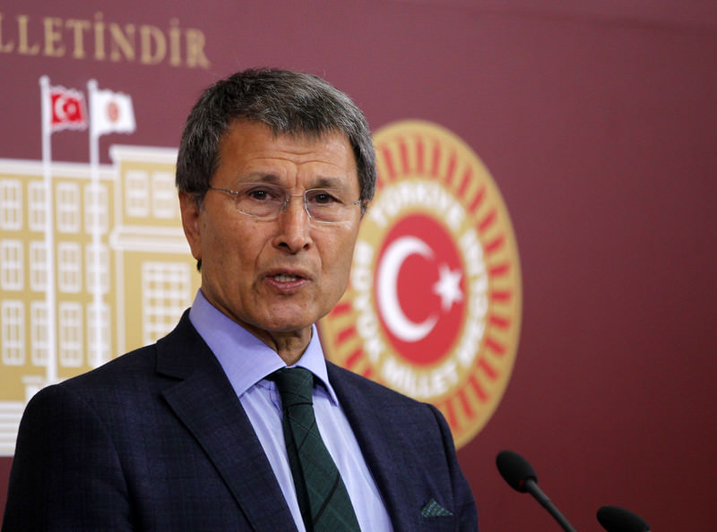 MHP'de Halaçoğlu depremi