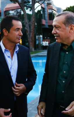 İftara katılan konuklara siyer-i nebi