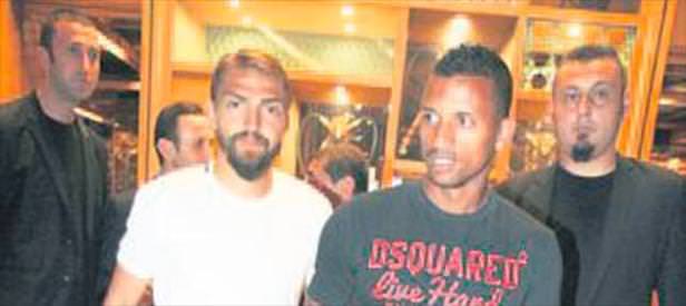 Caner, Nani'yi gece gezmesine götürdü!