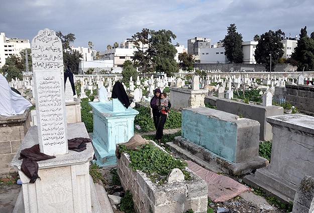 Müslüman mezarlığına Yahudi yerleşimi