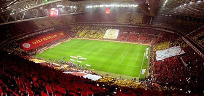 Türk Telekom Arena Galatasaray ve AFC Ajax arasında oyanan dostluk maçıyla açıldı.