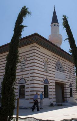 Gezicileri çıldırtan cami yarın açılıyor!
