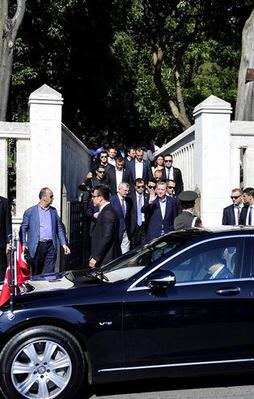 Cumhurbaşkanı'ndan bayram öncesi kabir ziyaretleri