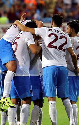 Fırtına galibiyetle başladı