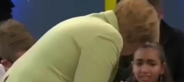 Angela Merkel Filistinli çocuğu ağlattı