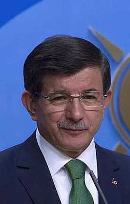 Davutoğlu'ndan önemli açıklamalar
