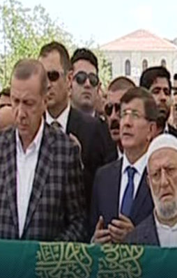 Erdoğan ve Davutoğlu'ndan Ali Nar'a veda