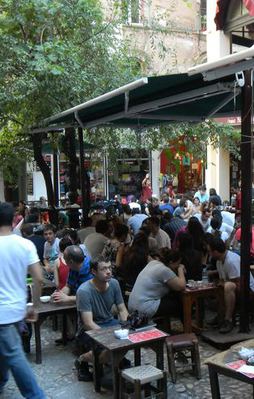 CHP'li vekilin oğlu terör estirdi