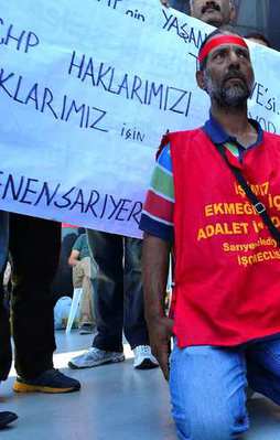 CHP önünde açlık grevine başladılar