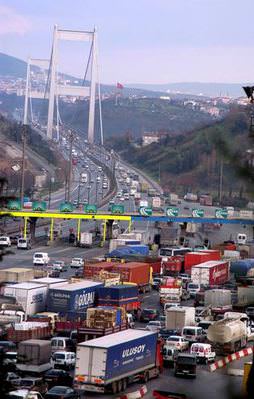 Dönüş trafiği başladı