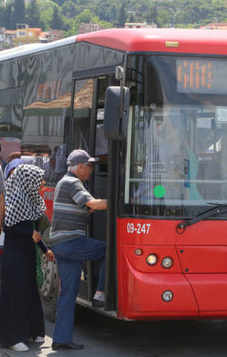 İzmir'deki otobüs çilesi bitmiyor!