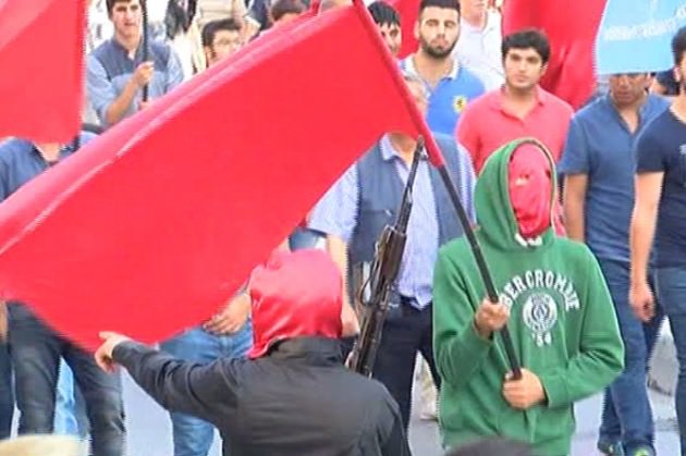 Suruç’taki cenazelere uzun namlulu karşılama-3