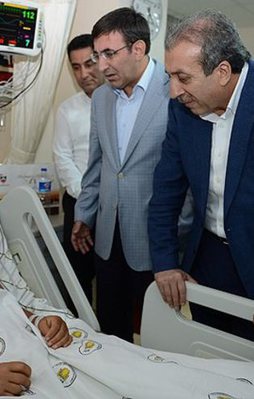 Bakan Eker ve Yılmaz yaralıları ziyaret etti