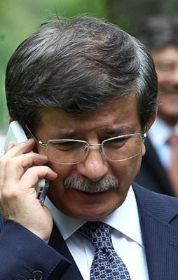Dünya liderlerinden Davutoğlu'na telefon
