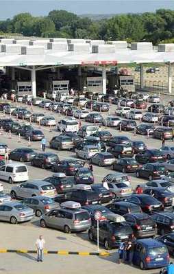 Kapıkule'den rekor araç girişi