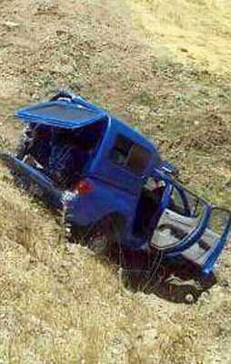 Askeri araç şarampole yuvarlandı