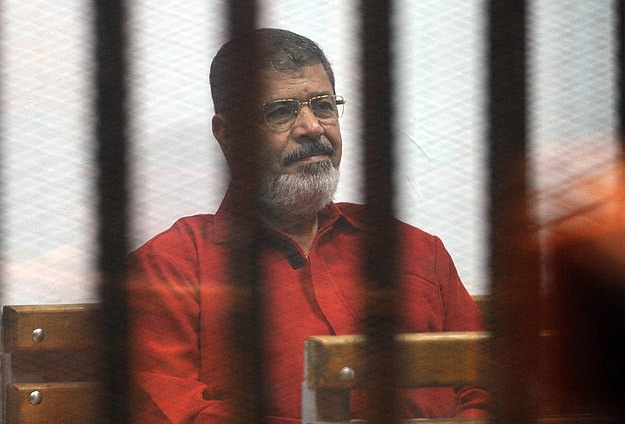 Mursi'nin duruşması ertelendi