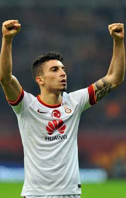 Telles PSG yolunda