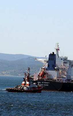 Çanakkale Boğazı'nda hareketli dakikalar!