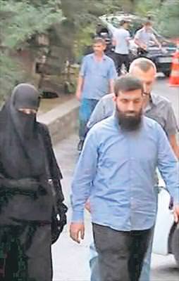 Cennet ve kadın vaat ediyorlar