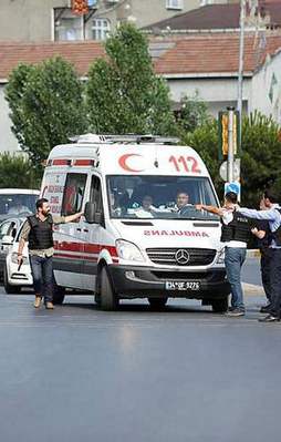 İstanbul'da polise saldırı