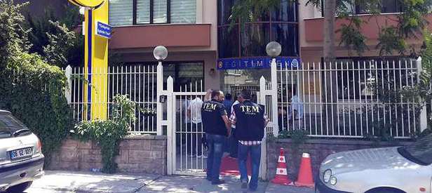 Eğitim-Sen'e polis baskın yaptı