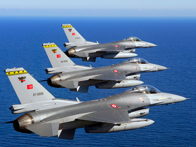 Diyarbakır'da F-16'lara ateş açıldı