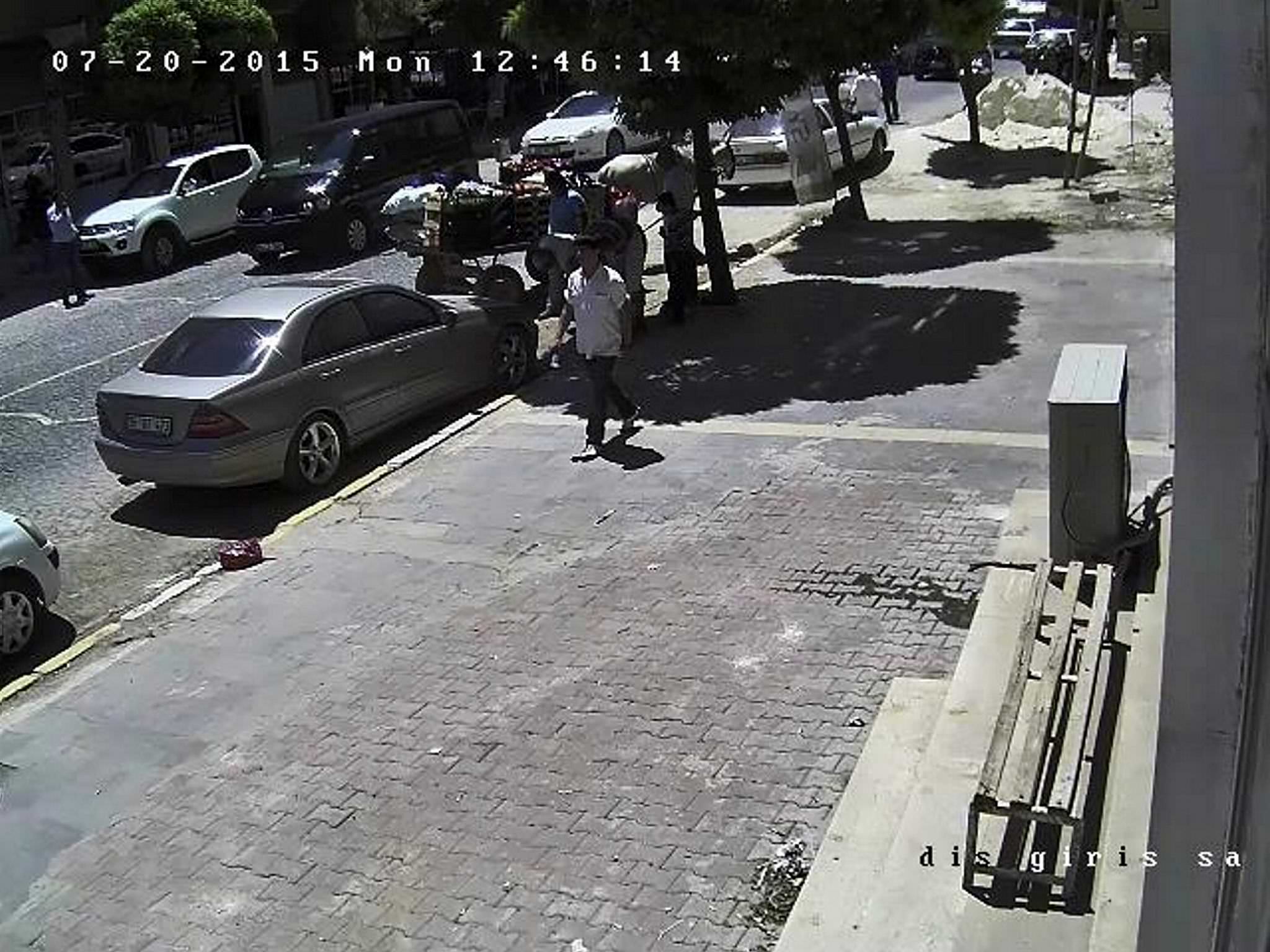 Canlı bomba kültür merkezine böyle girmiş-2