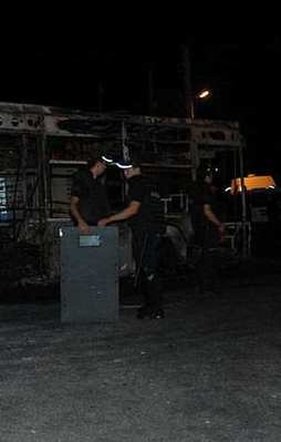 Belediye otobüsüne molotoflu saldırı!