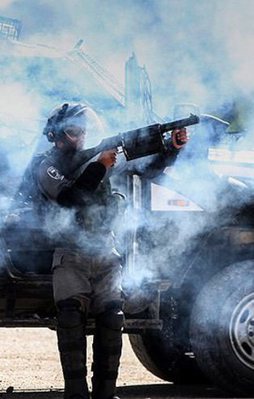 İsrail polisi Mescid-i Aksa'ya girdi