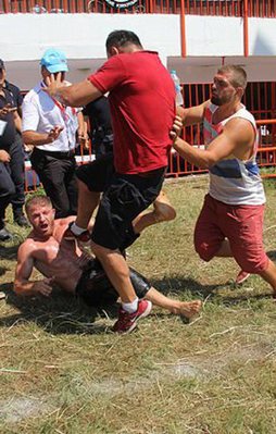 Er meydanı karıştı