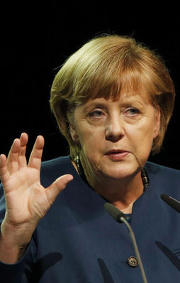 Davutoğlu, Merkel'le görüştü
