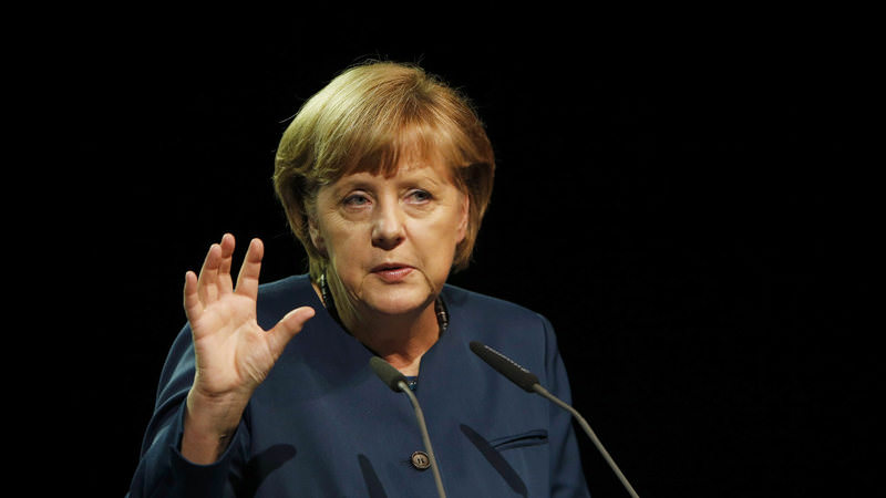 Davutoğlu, Merkel'le görüştü