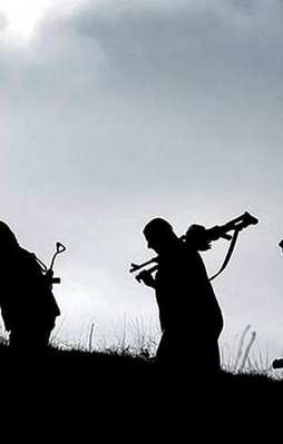 Hain örgüt yol kesip polis kaçırdı