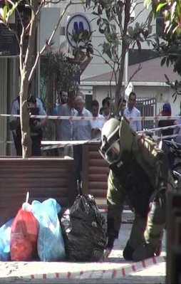 Taksim'de şüpheli çanta paniği!