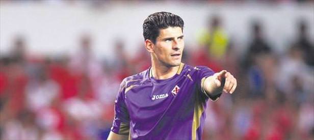 Resti gördü imzayı attı