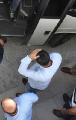 Bir bir tutuklanıyorlar