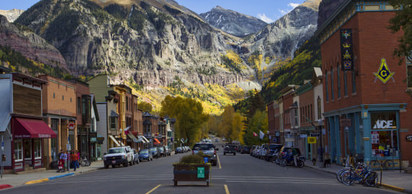 Colorado, 38. eyalet olarak ABD'ne kabul edildi.